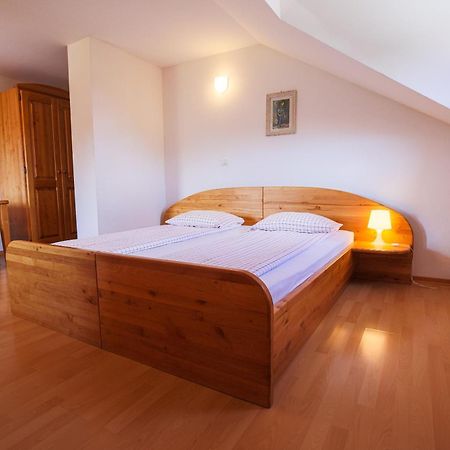 Villa Slavina Domacija Malnarjeviヴィラ エクステリア 写真